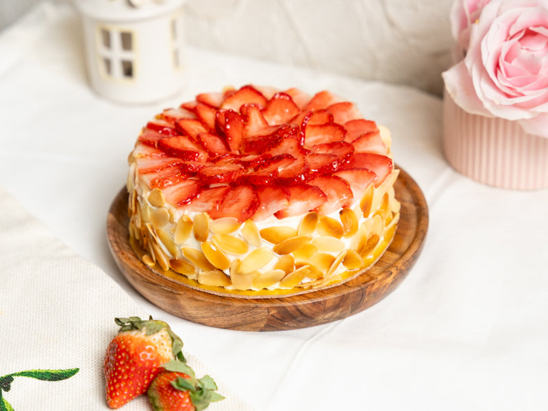 Strawberry and Almond Cake 🟢