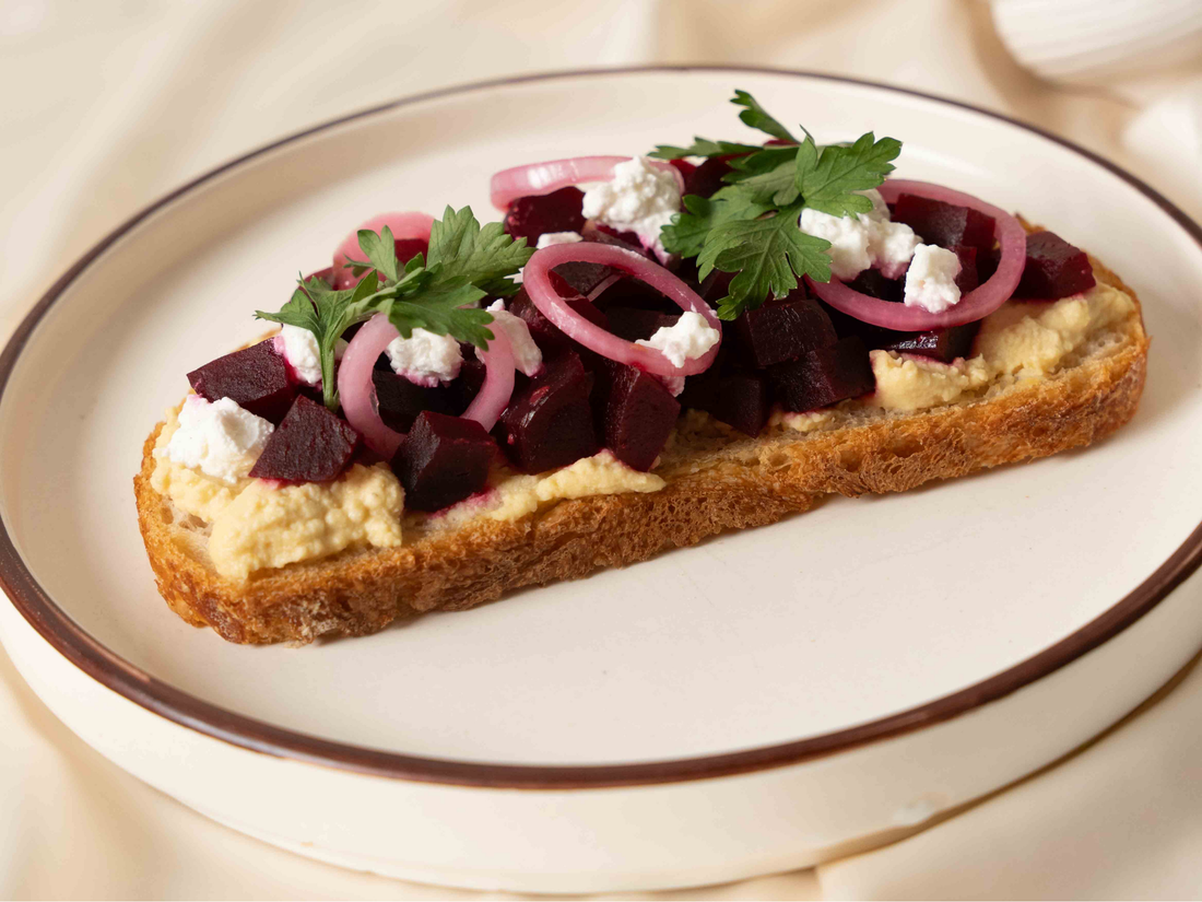 Beet &amp; Hummus Toast 🟢