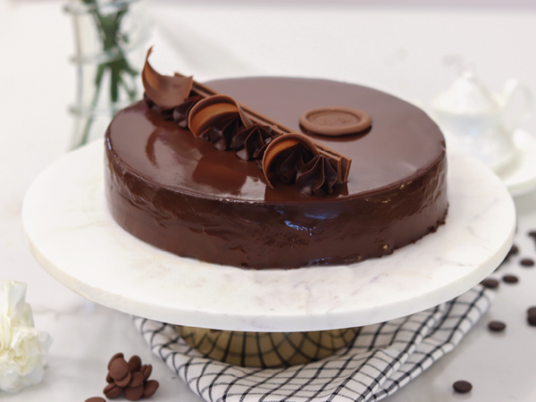 Chocolate Truffle Cake 🟢