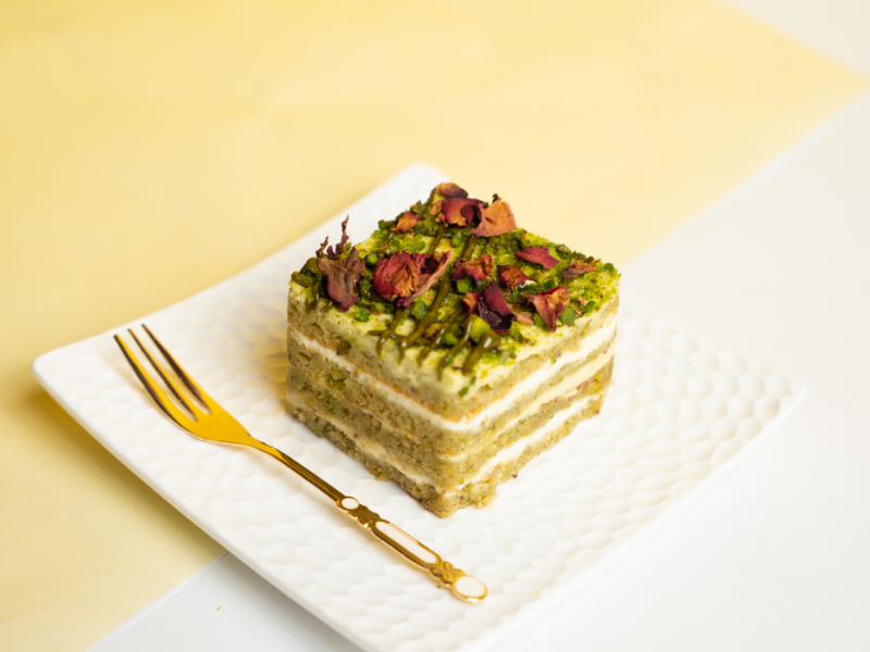 Gluten Free Pistachio and Rose Slice 🟡