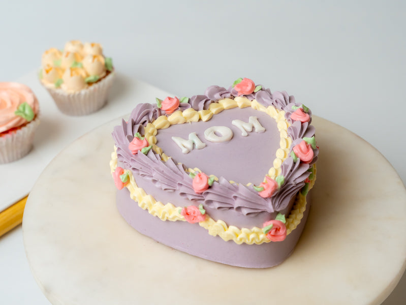 Moms Victorian Berry Cake - Mother&