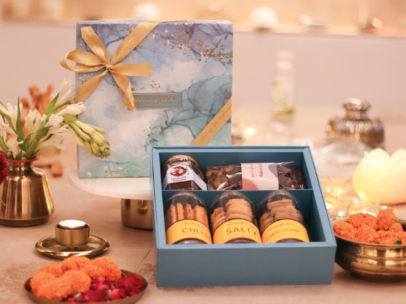 Marble Iris Divine Gift Hamper