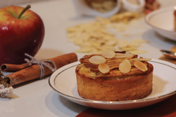 Apple & Almond Tart 🟡