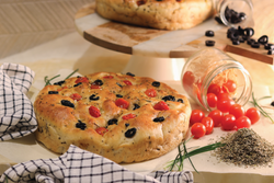 Olive & Tomato Focaccia Bread 🟢